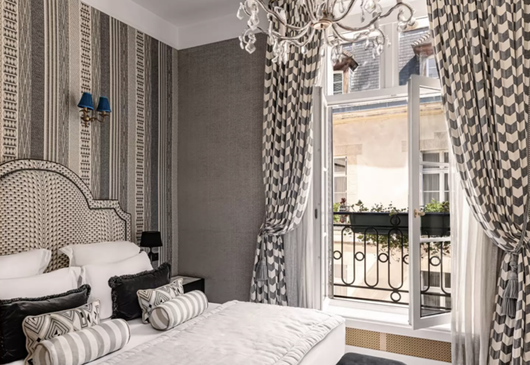 Best Hotelsin Paris Christine Relais, Superior Room at Hotel Christine Relais in Paris